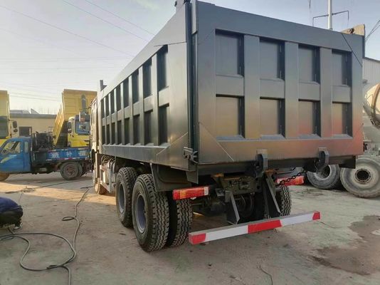 HOWO 6*4 ダンプトラック 中古 10 タイヤ グレー カラー シノトラック 351-450hp 8500*2496*3450 mm