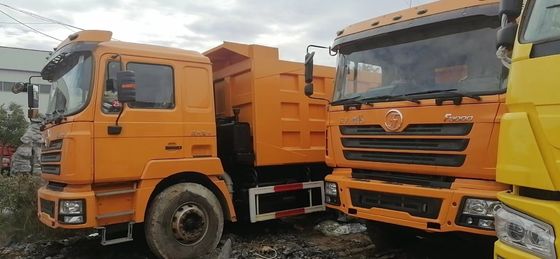 6X4 駆動ホイール シャックマン F3000 ダンプトラック 351-450hp 異なる色で馬力