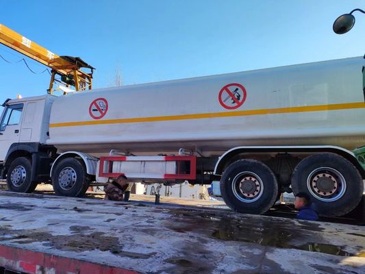 8L エンジン容量 石油ガスディーゼル輸送用燃料タンクトラック