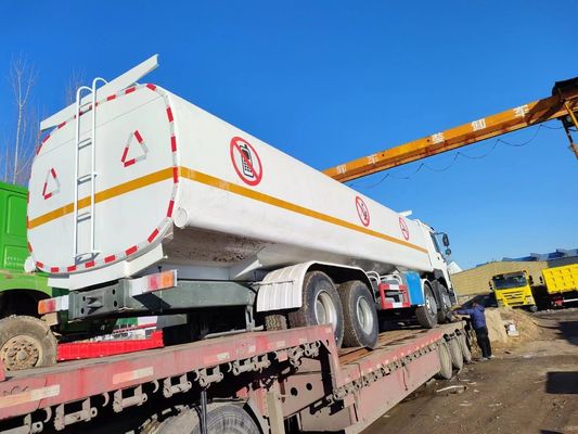 8L エンジン容量 石油ガスディーゼル輸送用燃料タンクトラック
