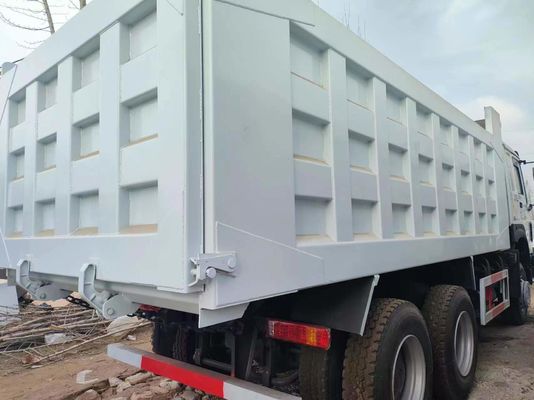高容量 HOWO 6X4 重量ダンプトラック 18立方メートル 351-450馬力