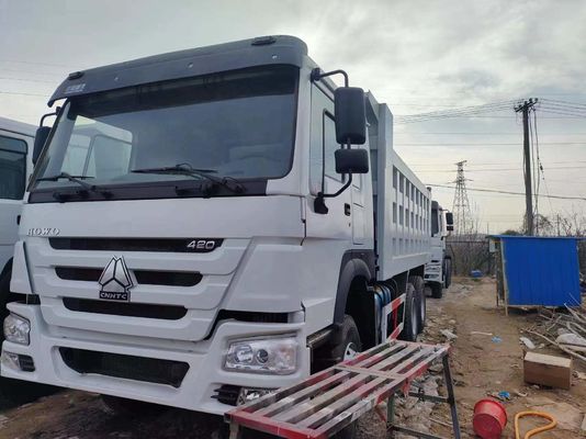 高容量 HOWO 6X4 重量ダンプトラック 18立方メートル 351-450馬力