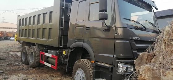半径タイヤ設計 Sinotruk HOWO 6*4 重荷輸送用ダンプトラック ≤5席
