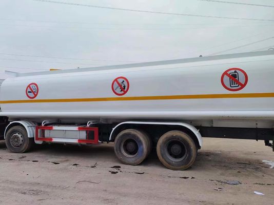 351-450hp Siontruk HOWO ユーロ 3/4/5 8*4 燃料タンカー トラック 10350X2496X3048mm 燃料の配達