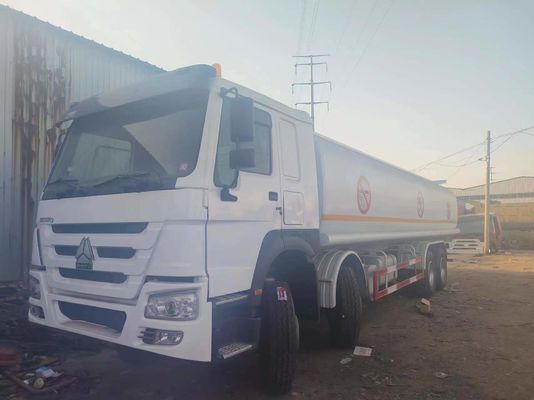 351-450hp Siontruk HOWO ユーロ 3/4/5 8*4 燃料タンカー トラック 10350X2496X3048mm 燃料の配達