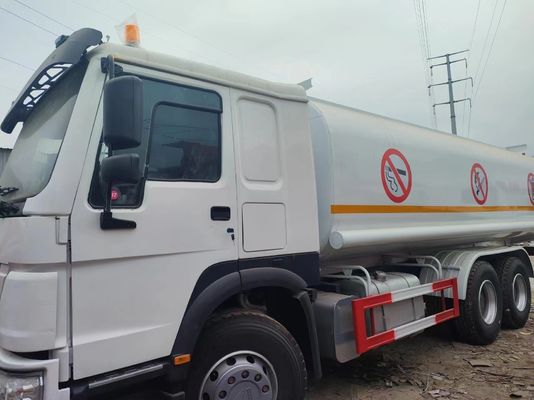 6X4 25000L 炭酸鋼タンカー トラック オイルガスディーゼル 351-450hp マニュアルトランスミッション