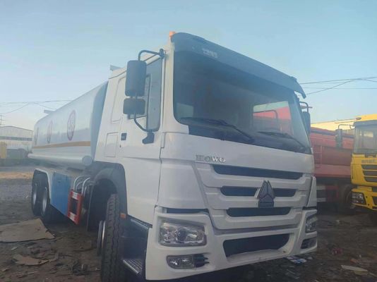 6X4 25000L 炭酸鋼タンカー トラック オイルガスディーゼル 351-450hp マニュアルトランスミッション