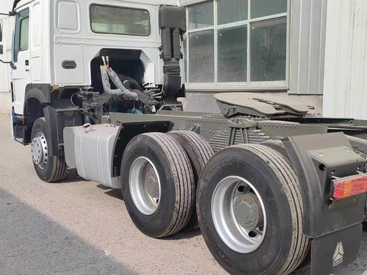 Sinotruk HOWO 6*4 トラクター トラック ホワイトでチューブレスタイヤとGCC認証