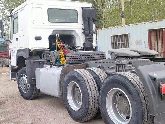 6×4駆動車 シノトラック HOWO 371HP トラクタートラック 8.55*2.5*3.5m 高耐久性