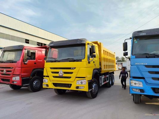 建設用ダンプトラック フロントリフティングスタイル HOWO 6*4 ティッパートラック 8500x2500x3600mm