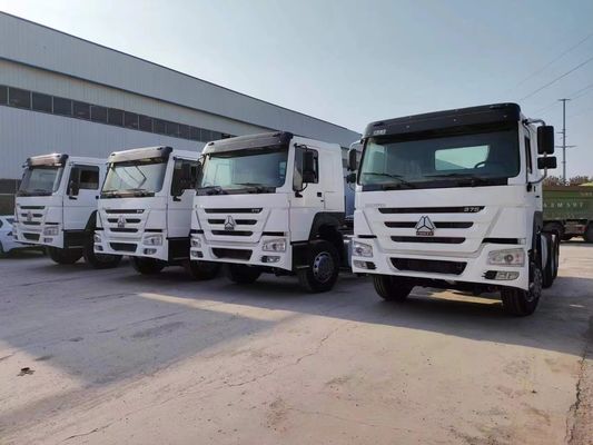 Sinotruk HOWO U型 白色 6*4 10輪 トラクター トラック 8500*2496*3450 mm サイズ