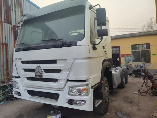 Sinotruk HOWO U型 白色 6*4 10輪 トラクター トラック 8500*2496*3450 mm サイズ