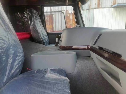 灰色で重荷トランスミッション付きの中古シノトルクHOWO 6X4 10ホイラー トラクタートラック