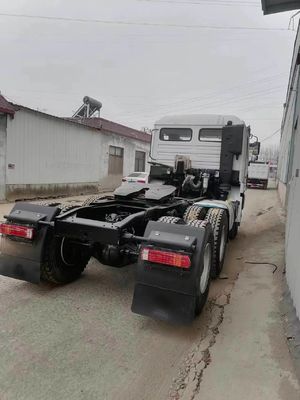 6*4 Sinotruk HOWO トラクター トラック 馬力 351-450hp タイヤ認証 ECE