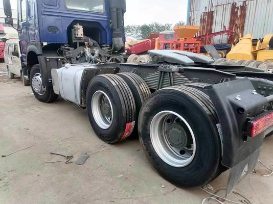 ブルー シノトルク HOWO 6X4 10 ホイール 強力な牽引能力を持つ二輪トラック