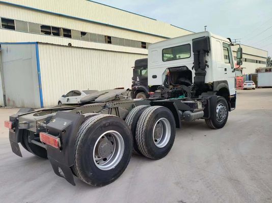6-8L マニュアルトランスミッション Sinotruk HOWO 6*4 重荷輸送用 トラクタートラック