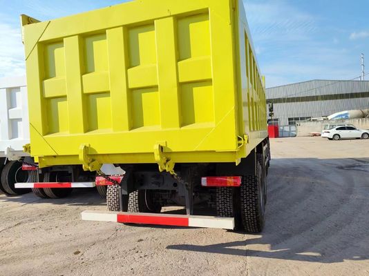 12ホイール Sinotruk HOWO 8*4 フロントリフティングスタイルダンプトラック マニュアルトランスミッション