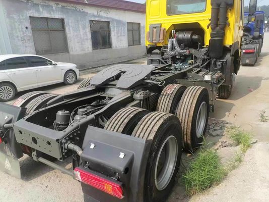 シノトルク トラクター トラック 6*4 6~8L エンジン容量から使用する黄色