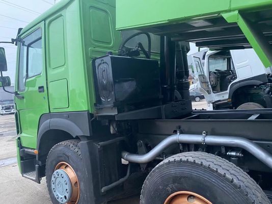 1年 販売後サービス Sinotruk HOWO 重荷ダンプトラック 8*4 12輪緑色