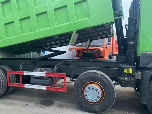 1年 販売後サービス Sinotruk HOWO 重荷ダンプトラック 8*4 12輪緑色